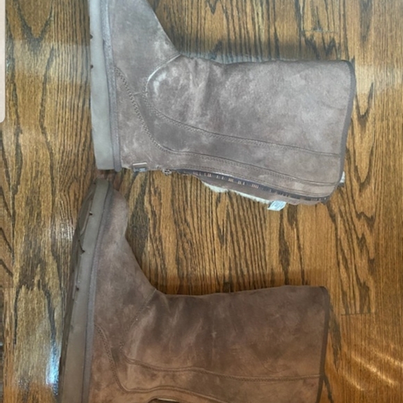 Ugg Boots - Picture 3 of 4